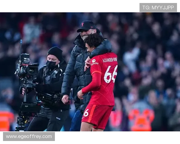 克洛普的战术革命与现代足球游戏风格的演变分析